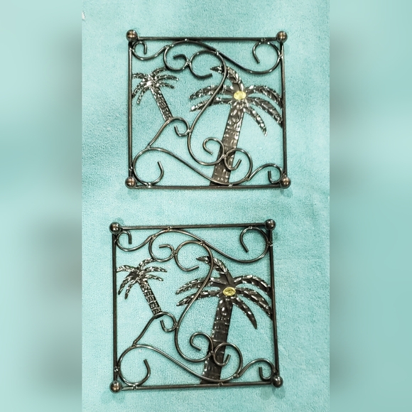 Two Vintage Palm Tree Metal Decor - Picture 3 of 6